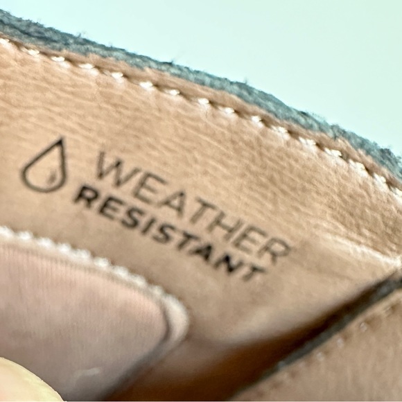 Vionic Jessie Ankle Booties Weather resistant upper gray suede Size 11 W - Picture 4 of 7